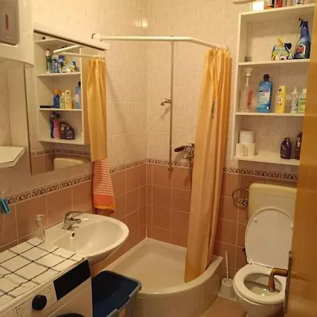 Comfortable With Kitchen Close To Sea *